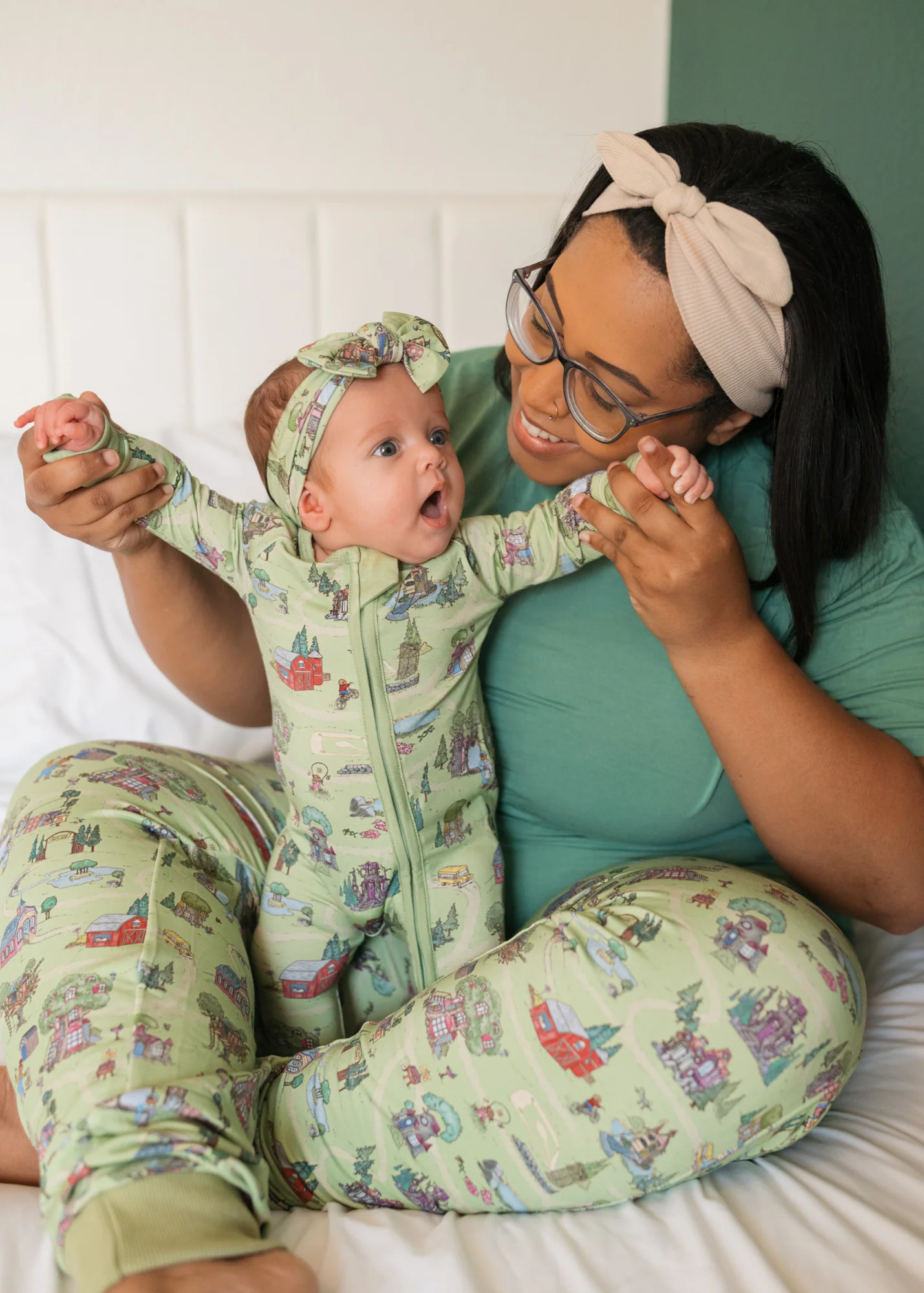 Berenstain Bears® Adult Unisex Jogger Pants - Image 3