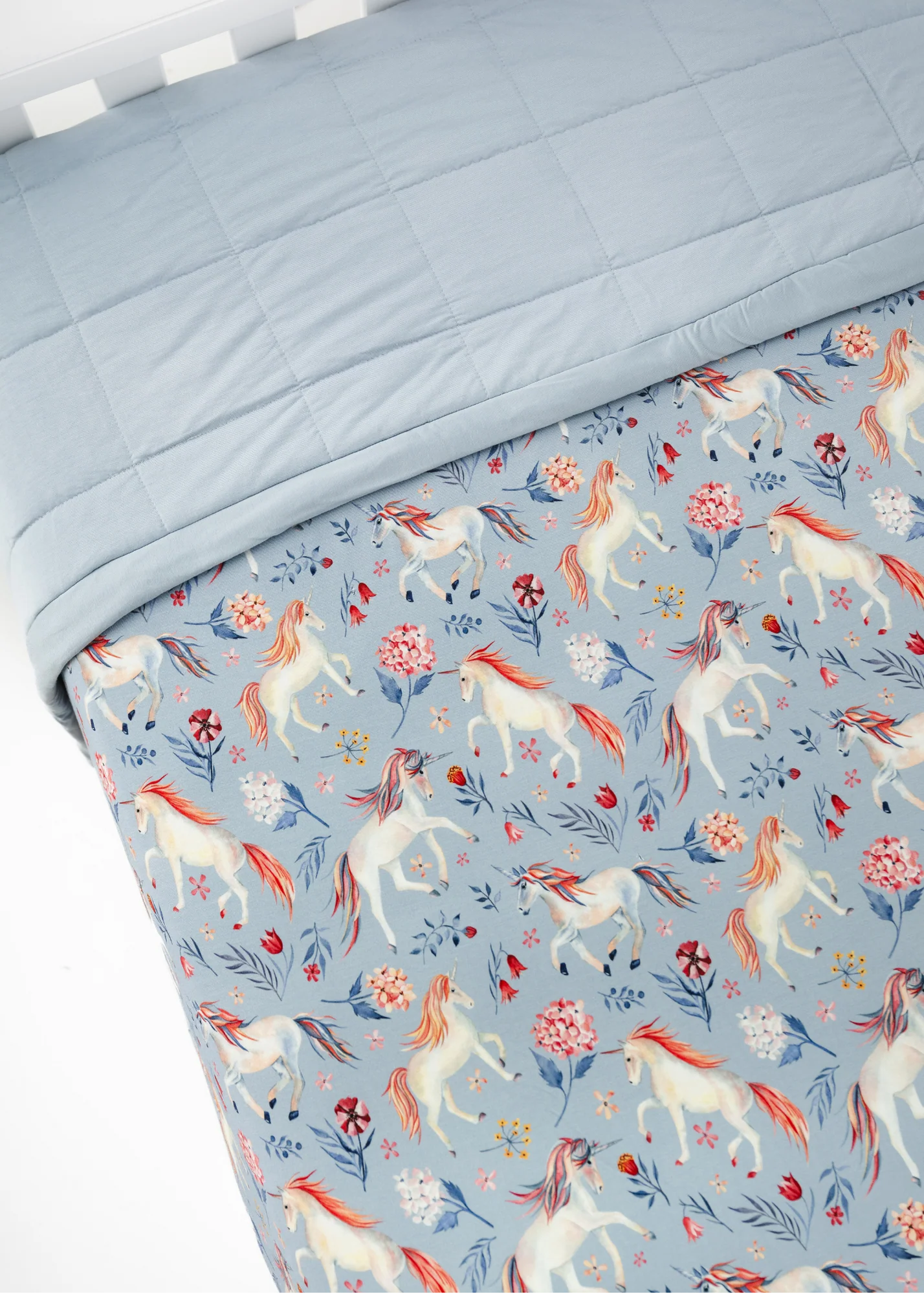 Unicorns Large Quilted Bamboo Blanket - Image 5