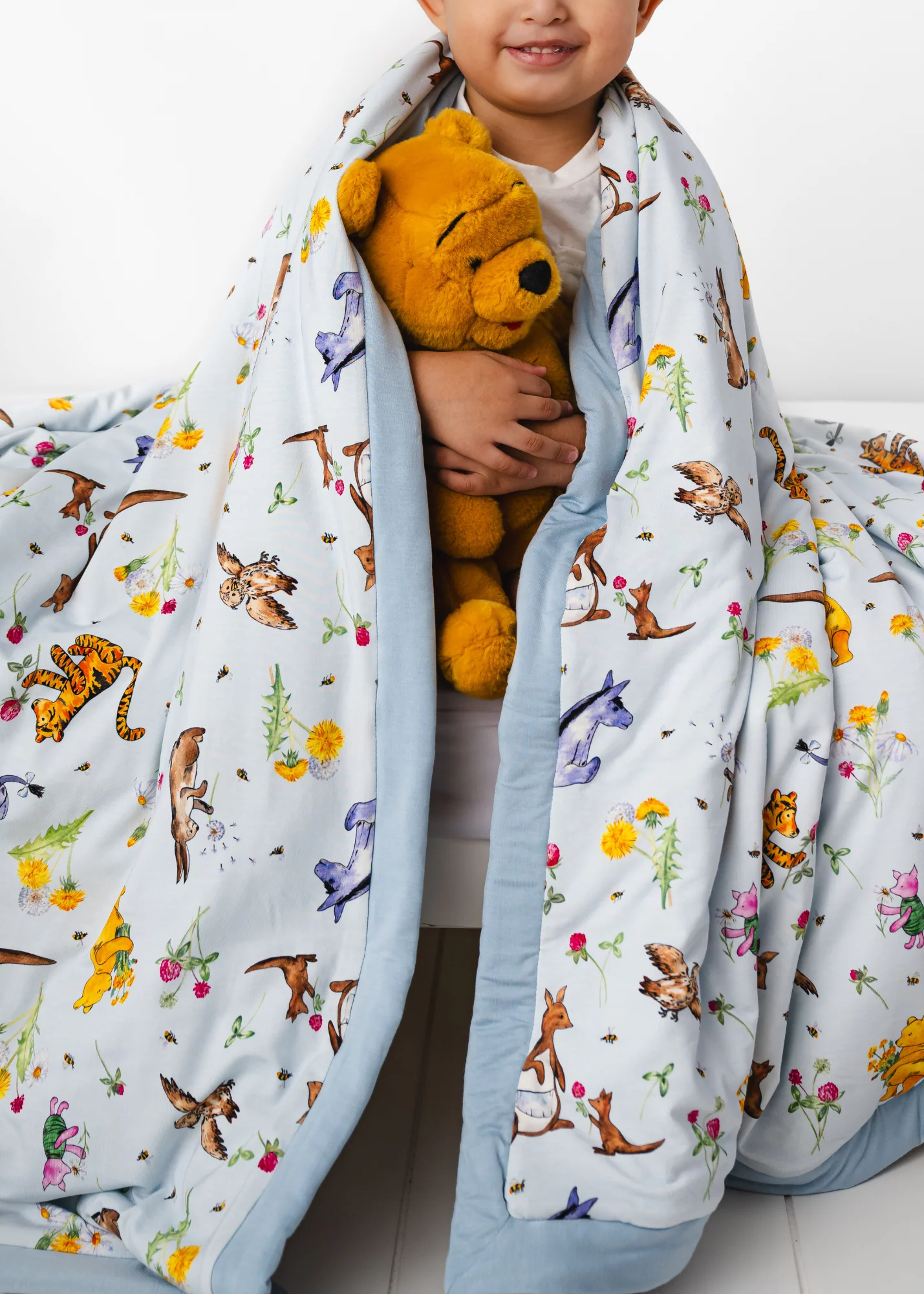 Winnie-the-Pooh in Bloom Large Quilted Bamboo Blanket - Image 3